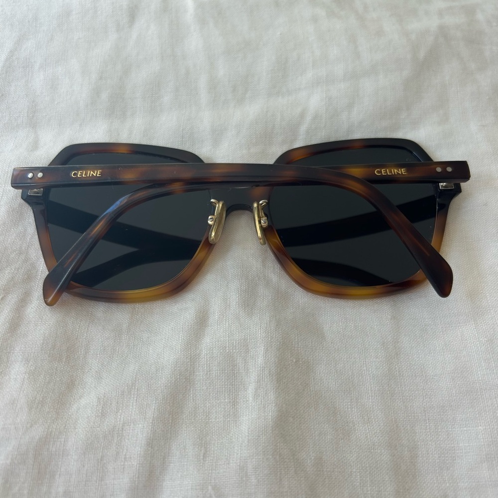 Celine oversized sunglasses in tortoise shell CL40230F - Picture 5 of 9